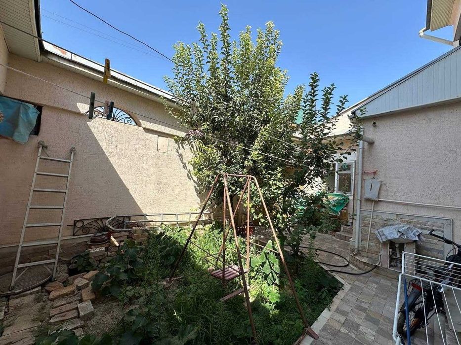 Коттедж. Юнусабад Ц-5, 2,6 соток, 2 этажа, 5 комнат, угловой=