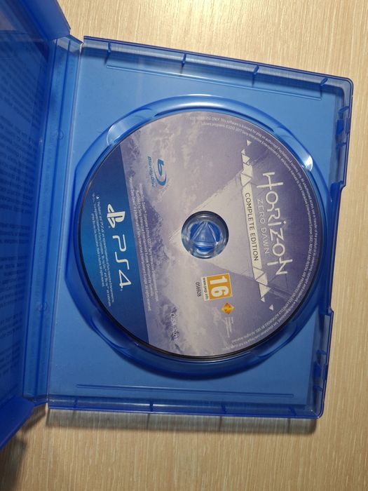 Игры пс 4 в норм состоянии только ЧП паук там трещина не на диске