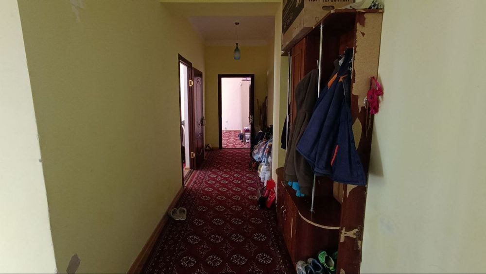 27-мкр 1-этаж 3 комната