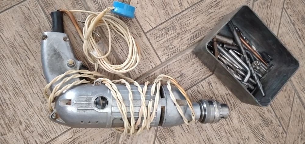 Электроинструмент