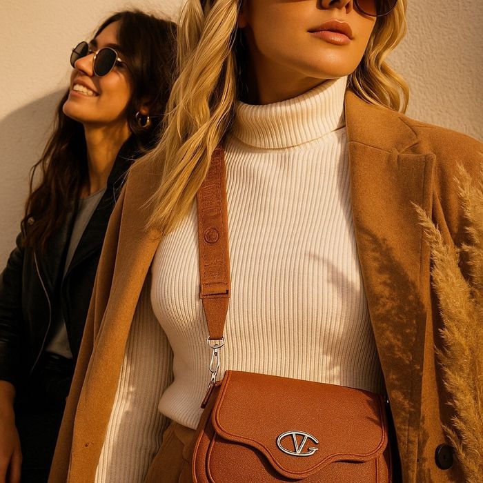 Ежедневна дамска чанта с регулируема дръжка