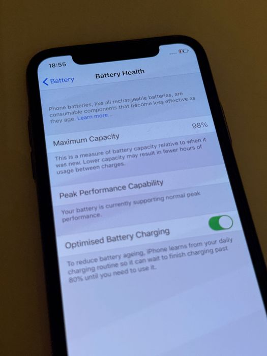 Продавам iPhone X 64GB - Отлично състояние, батерия 98%