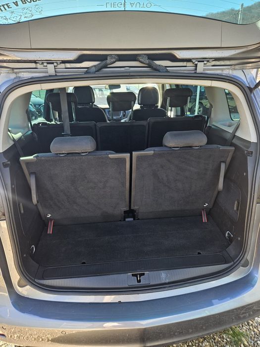 Opel Zafira  din 2019 cu 7 locuri !