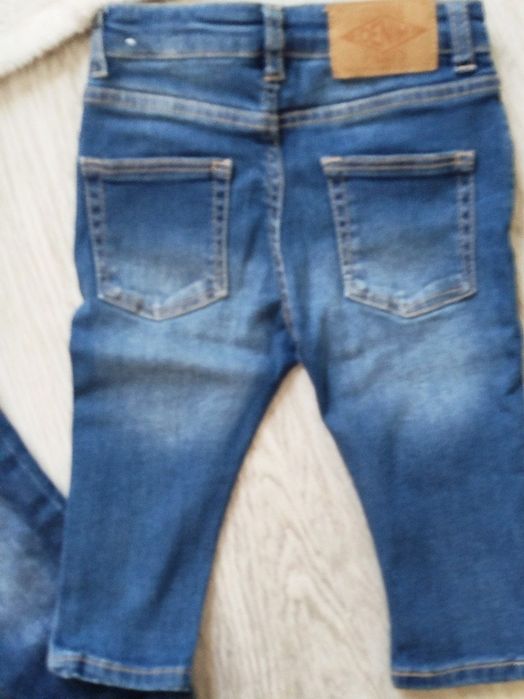 Джинсы Zara и H&M + в подарок кофточка теплая