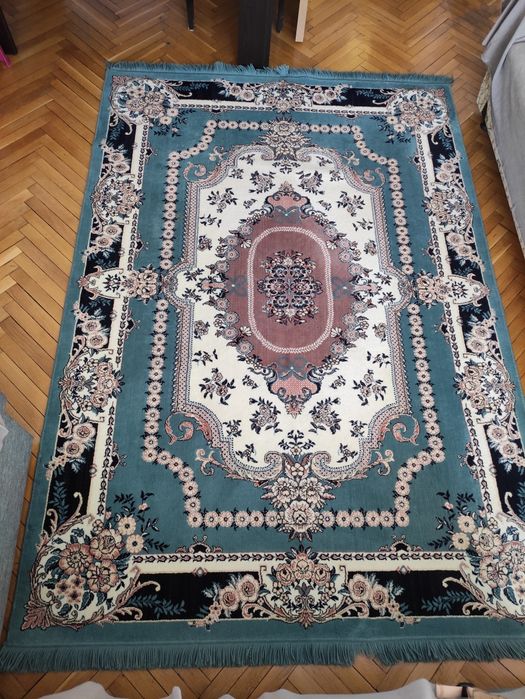 Автентичен вълнен килим