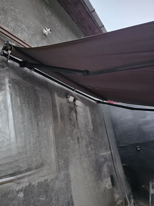 Copertină retractabilă