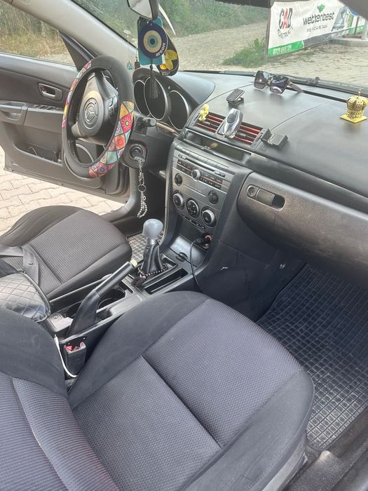 Vând Mazda 3 hatchback