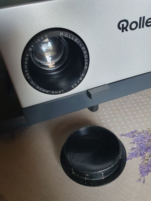 Vând Proiector de Diapozitive, Marca Rollei  P35A