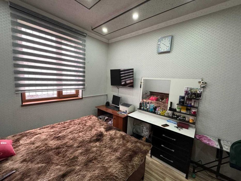 2 хоналик квартира 1 кават кирпичный дом, 6 микр, 70 остановка