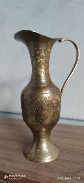 Индийские латунные вазы