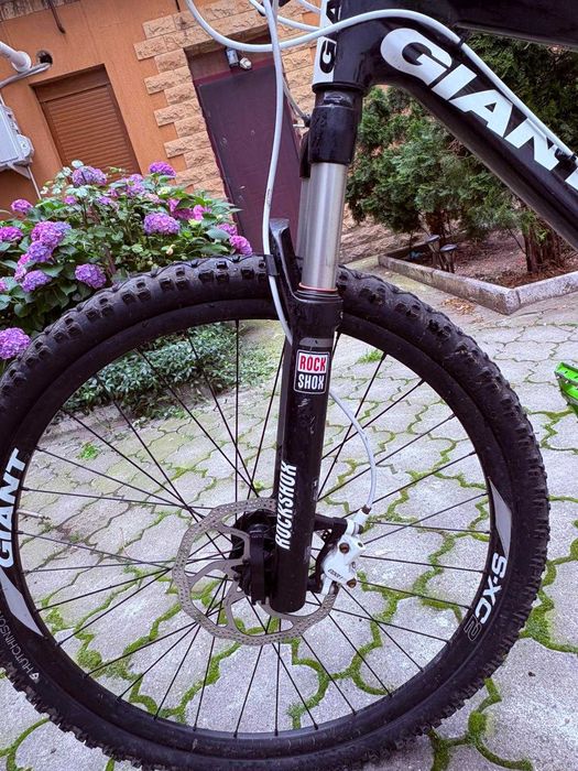 Bicicleta Giant full suspension