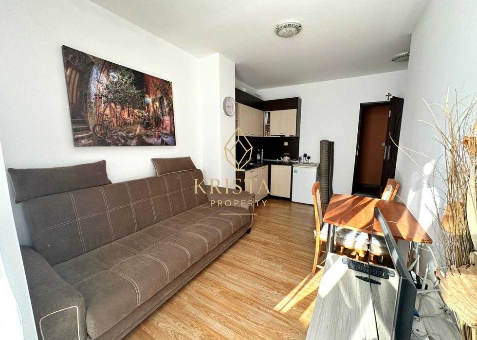 Продава се Двустаен апартамент в к.к. Слънчев бряг - 50 кв.м за 1300 €/кв.м - Снимка #1