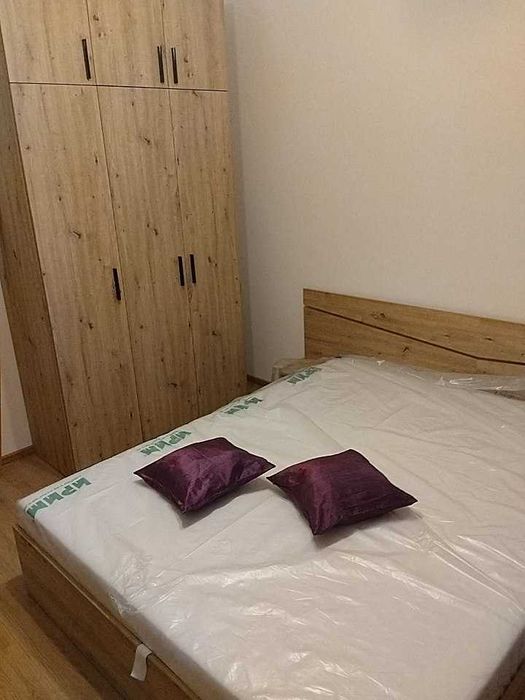 Частно лице отдава нов 3 стаен просторен апартамент 100 м2.