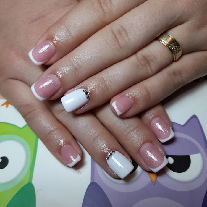 Unghii cu gel și oja semipermanenta in sectorul 4, București