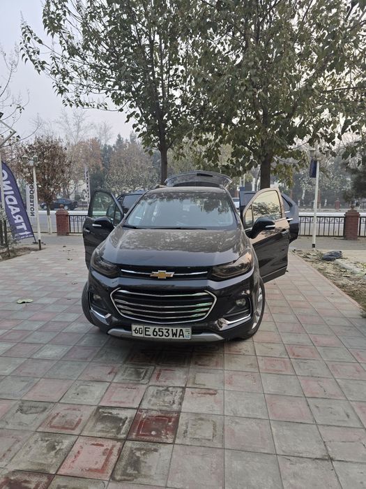 Chevrolet Tracker Premier сотилади