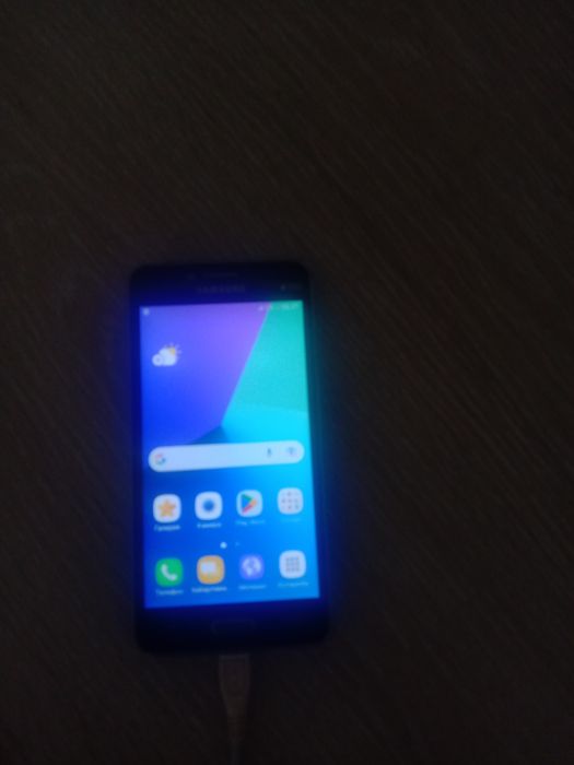 Продаю смартфон самсунг