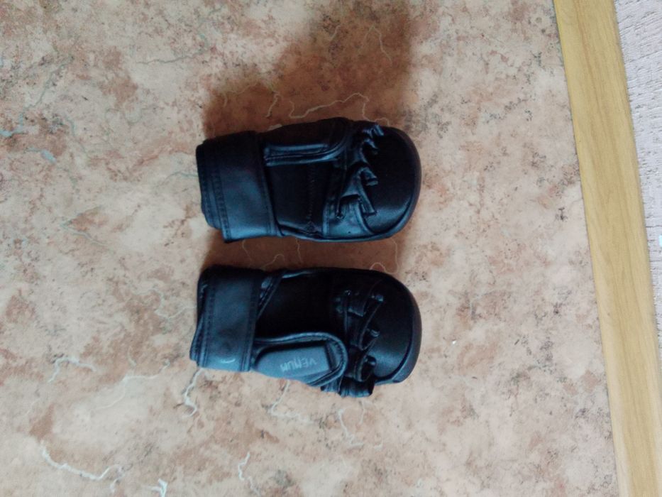 Срочно продам перчатки