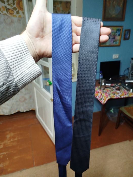 Продаются костюмы обсалютно новые