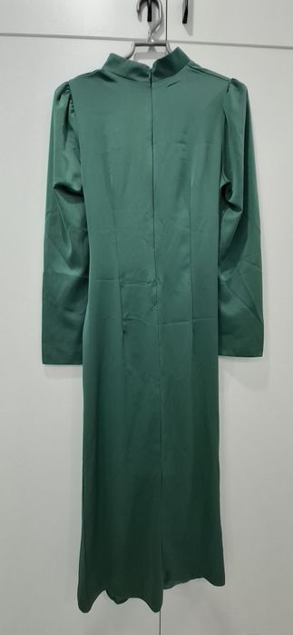 Вечернее платье с драпировкой на поясе