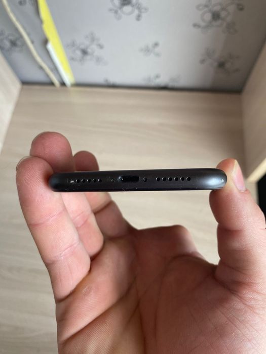 Айфон 11 на 128 гб акб 79%