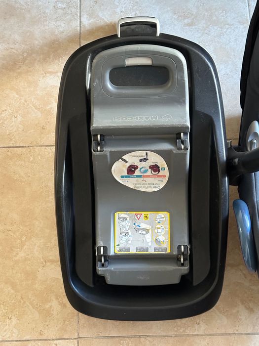 Бебешко столче Maxi Cosi CabrioFix с база IsoFix