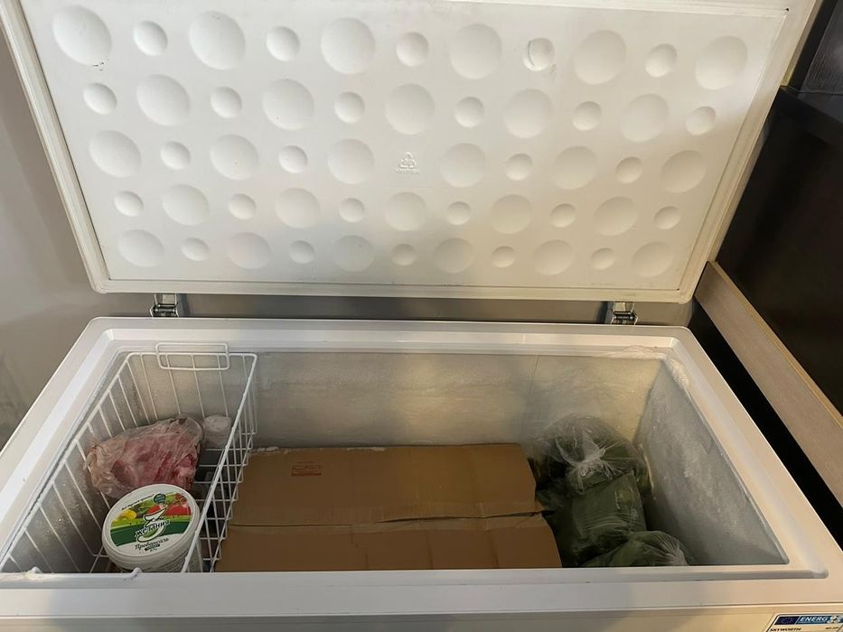 Морозильник в отличном состояние