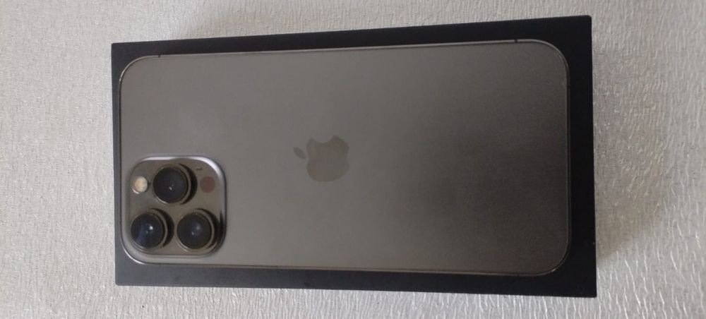 13 про мах  256 Гб  Емкос 78