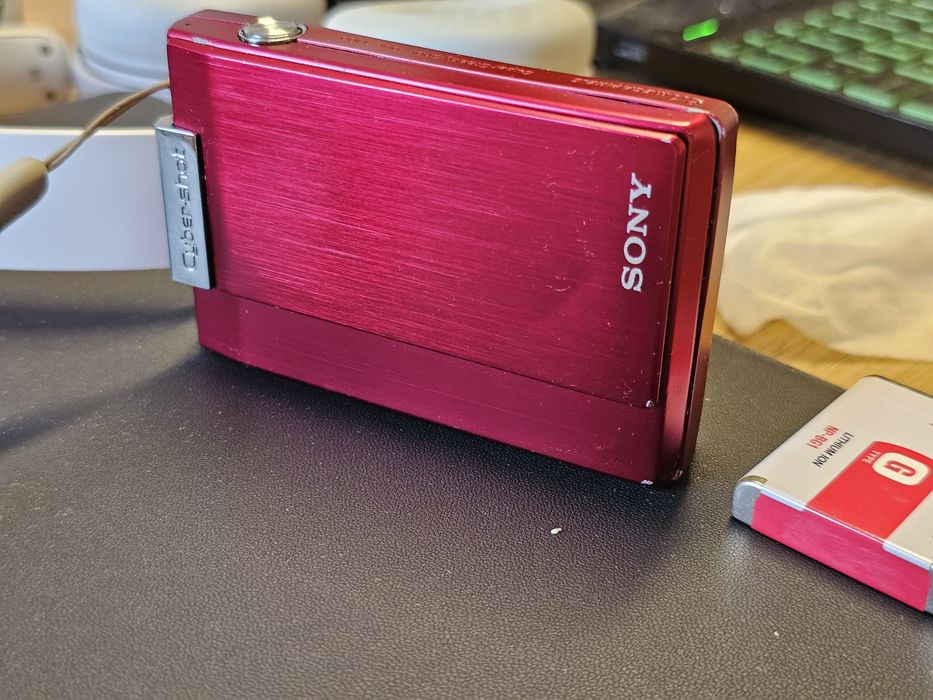 Sony Cyber-shot DSC-T100 (цикламен цвят) – фотоапарат