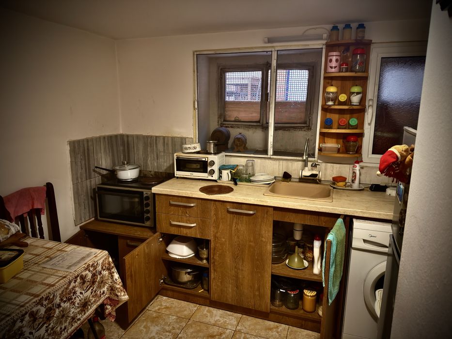 Топ цена-Етаж от къща, гр. Ямбол Център