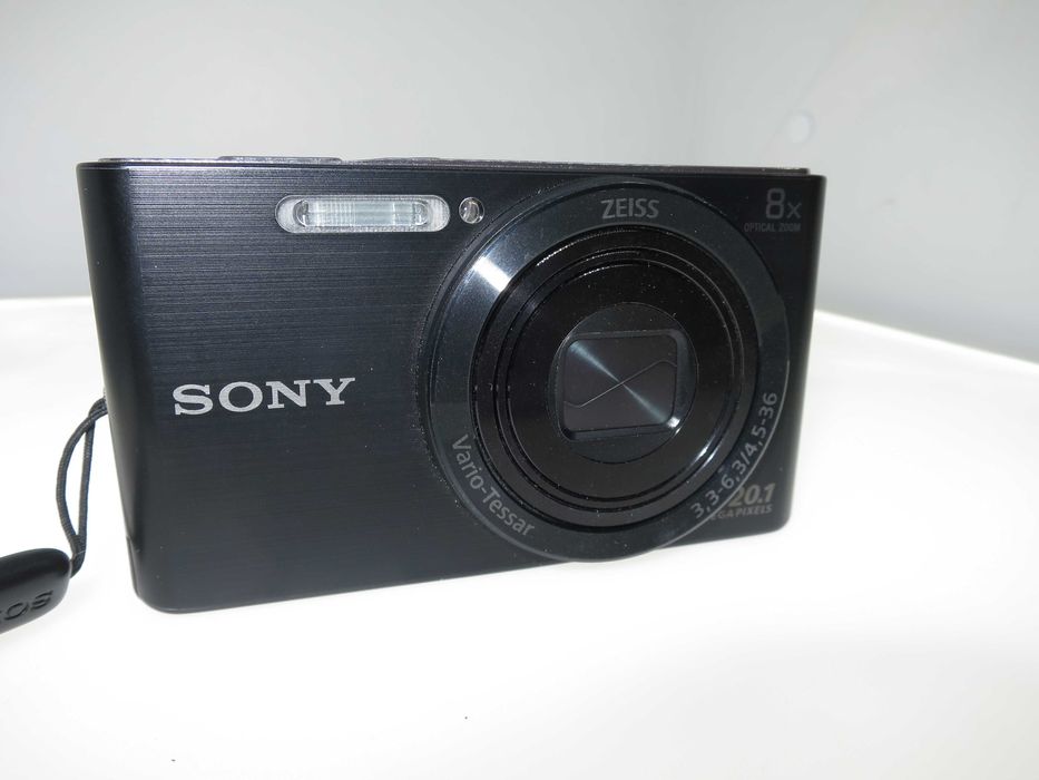 Sony Cyber-shot DSC W830 ултра компактен дигитален фотоапарат цифрова камера в отлчино състояние, пълен комплект,  работи перфектно