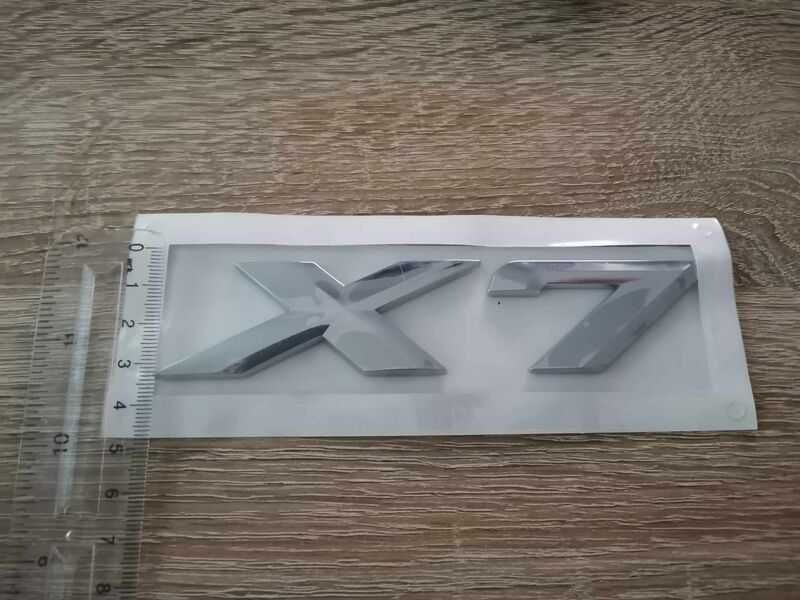 сребриста емблема BMW X7