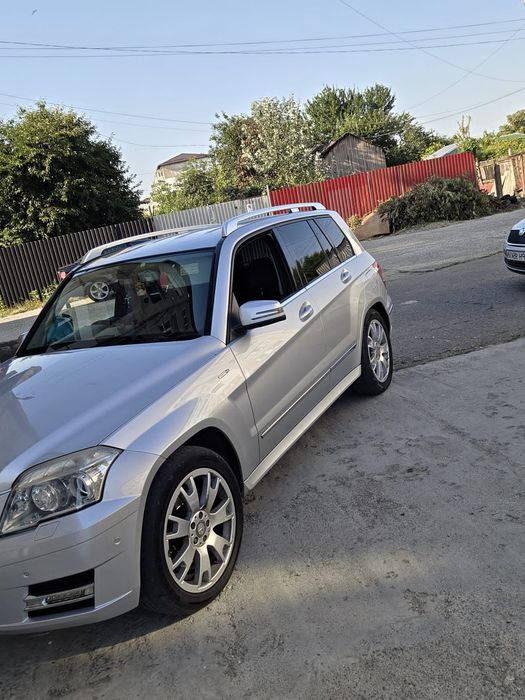 Vând Mercedes glk