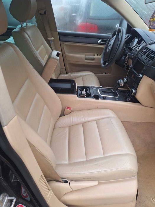 Vw Touareg 2.5 R5 ,174 к.с. автомат , 60 броя на части