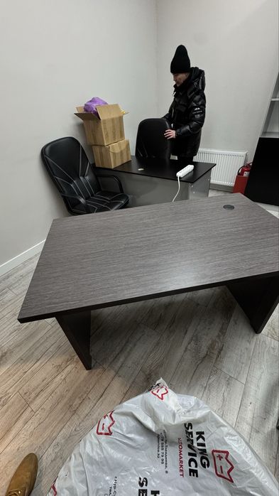 Стол рабочий в хорошем состоянии