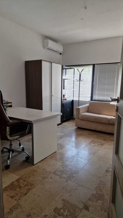 Depozit Modern 600 mp + Birouri de Închiriat – Zona Bacu (Acces TIR & 2 Rampe)