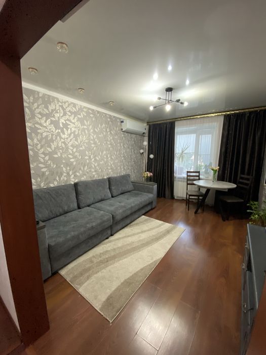 Продам 3 х комнатную -20 мкр