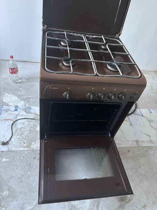 Газ плита б/у в хорошем Gefest