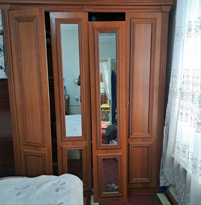 Спальный гарнитур и стенка в гостиную