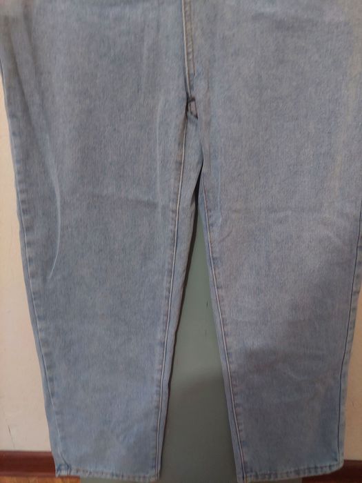 Продам новые джинсы