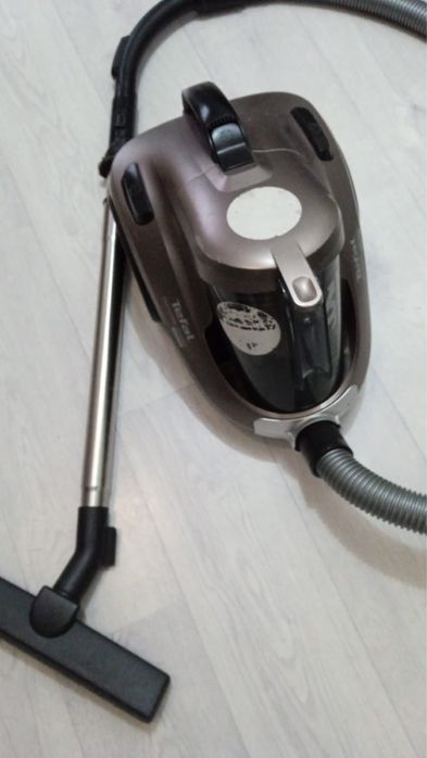 Продам мощный пылесос