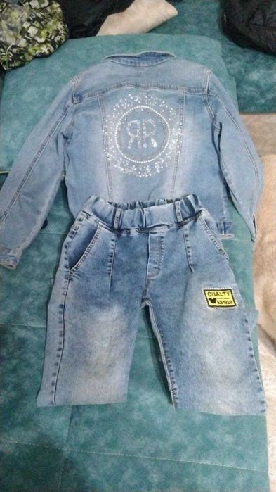 Костюм джинсовый   размер 42 для девочки 10-11 лет