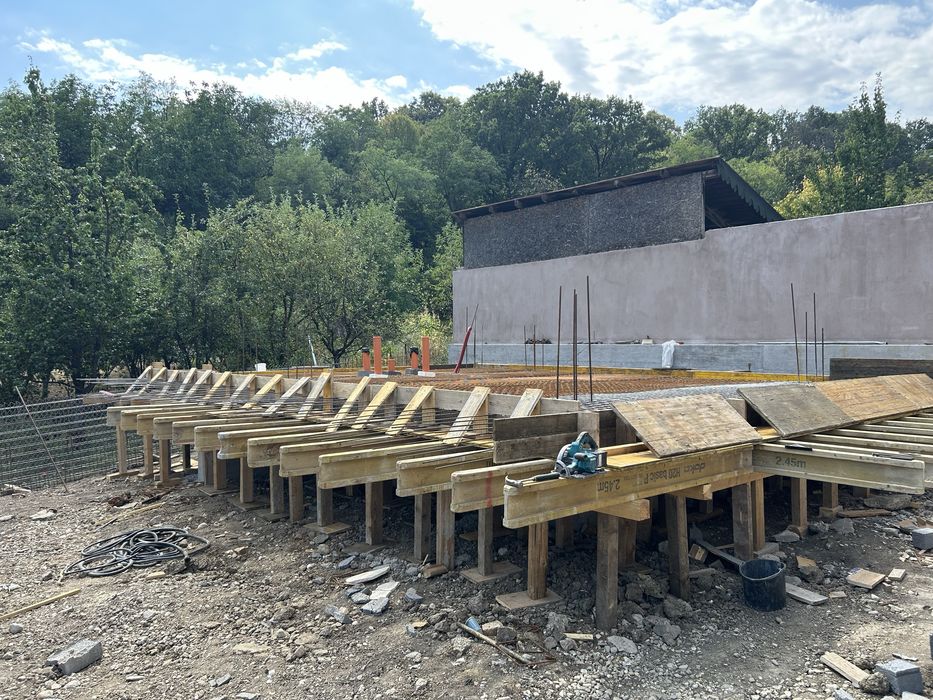 Construcții Argeș - Fundații, plăci beton, zidărie, acoperișuri