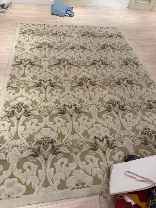 Продам ковер размер 2.5 на 3.5