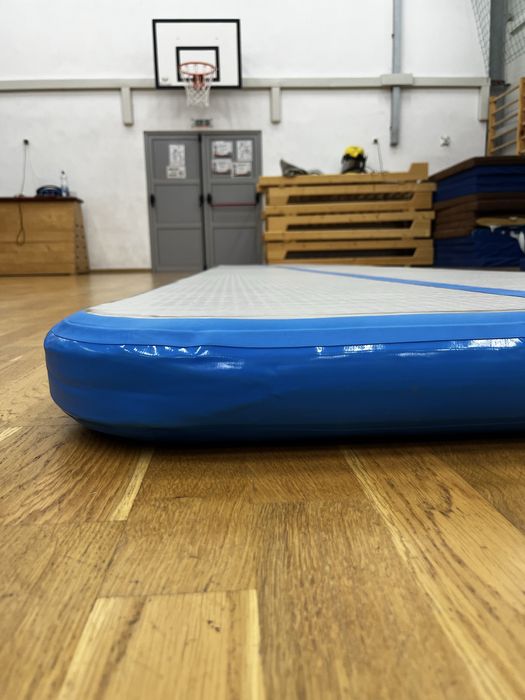 Airtrack Saltea gimnastică gonflabilă cu pompă  600x100x10cm PVC