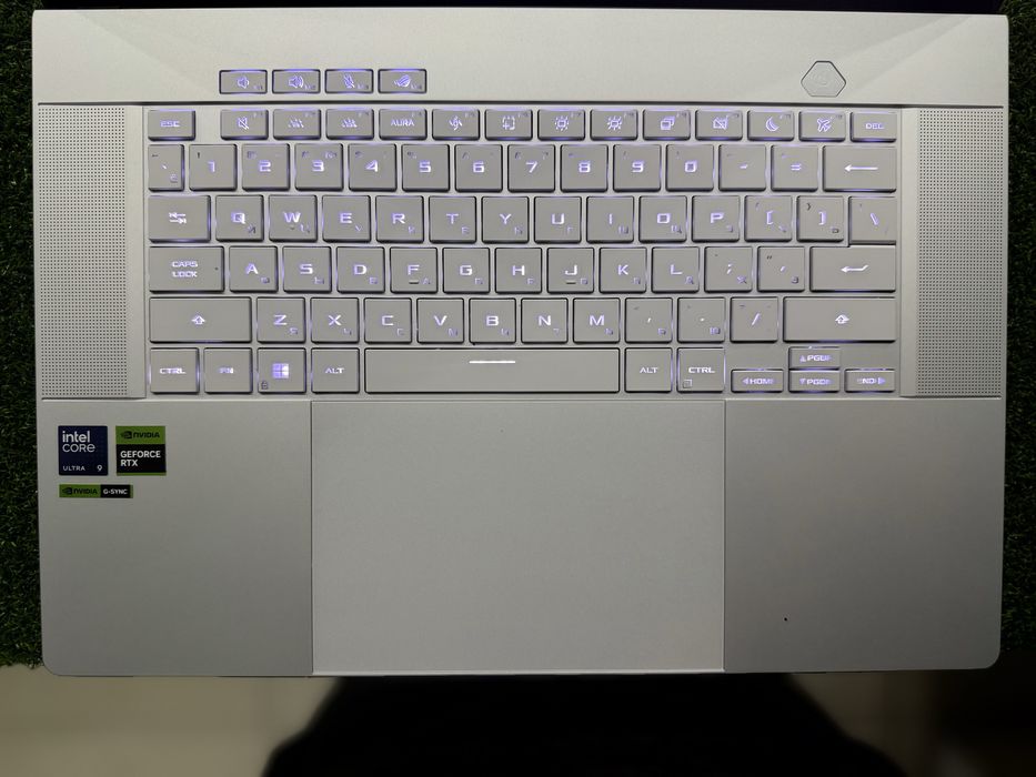 Asus Zephyrus ultra-9 RTX-4060 8Gb 16/1Tb