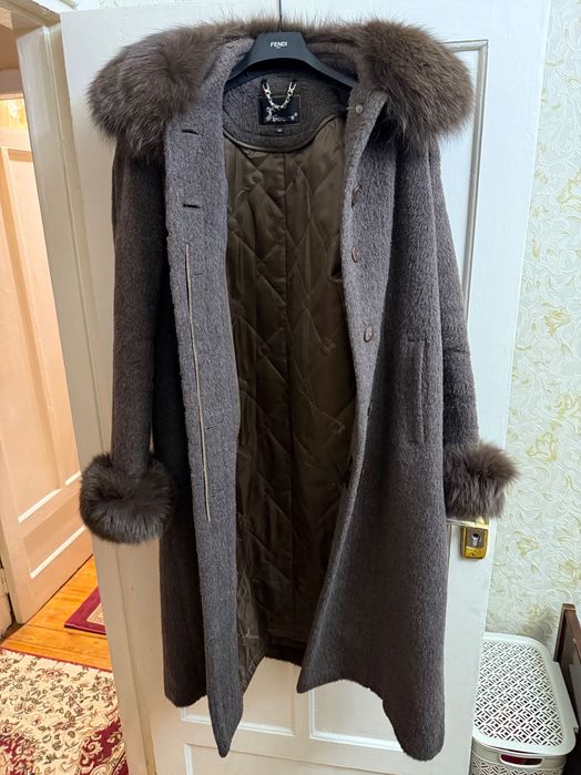 Продам женское пальто