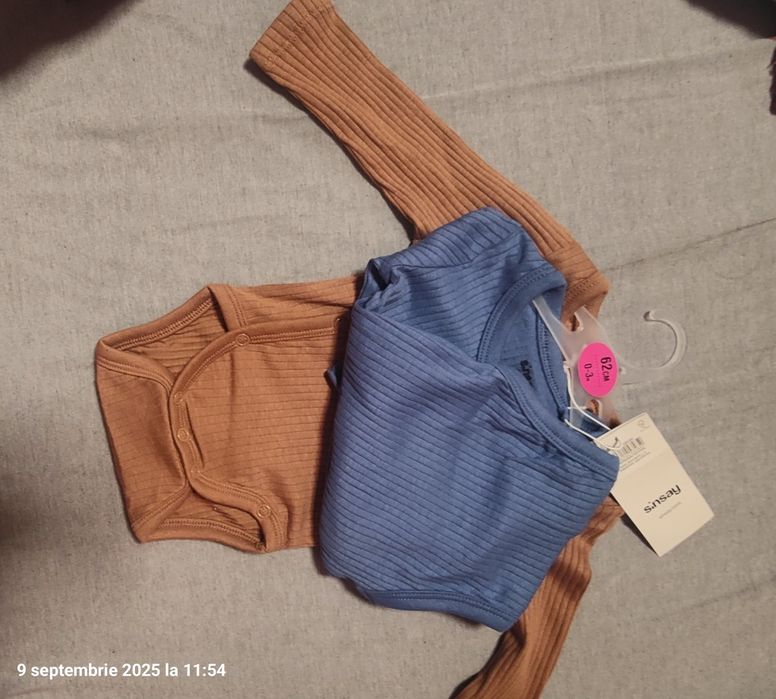 Set 3 Body-uri bebe noi(cu etichete) cu deschidere frontală