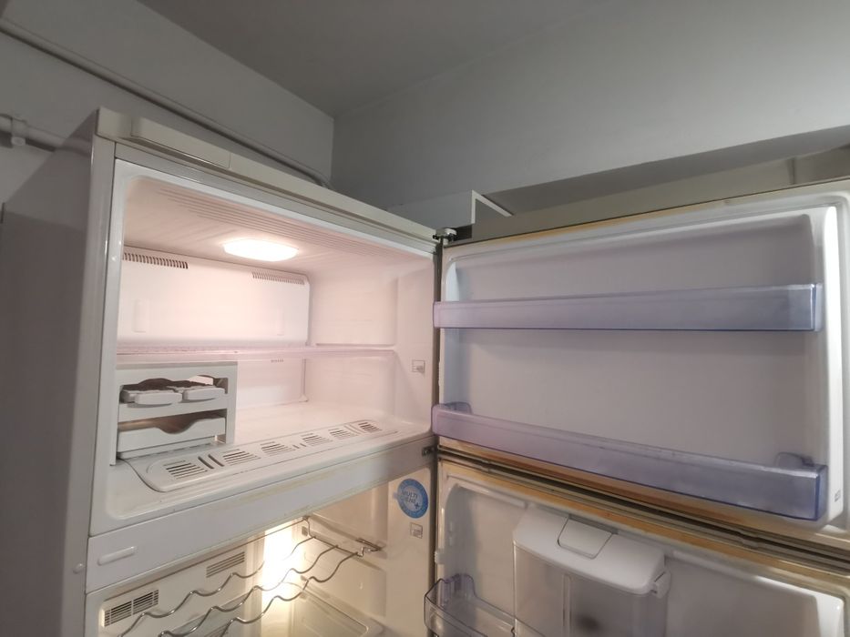 Vând combina frigorifica BEKO - Total No Frost