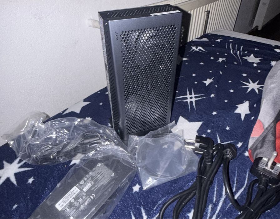 Placă video externă eGPU Gigabyte AORUS RTX 5060 Ti AI BOX (Thunderbolt)