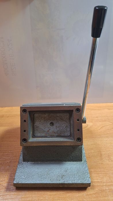 Вырубщик визиток